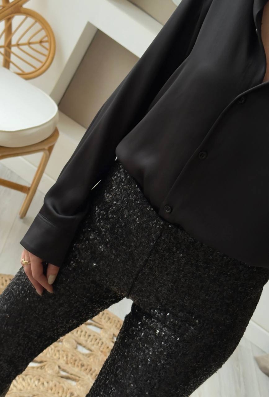 Noir Glam – елегантен панталон с пайети