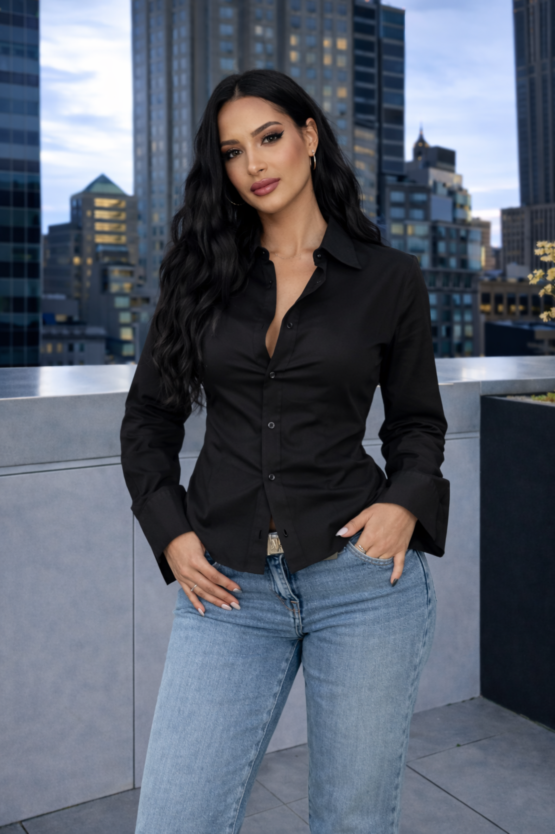 Риза с подчертан силует и връзки на талията - Black