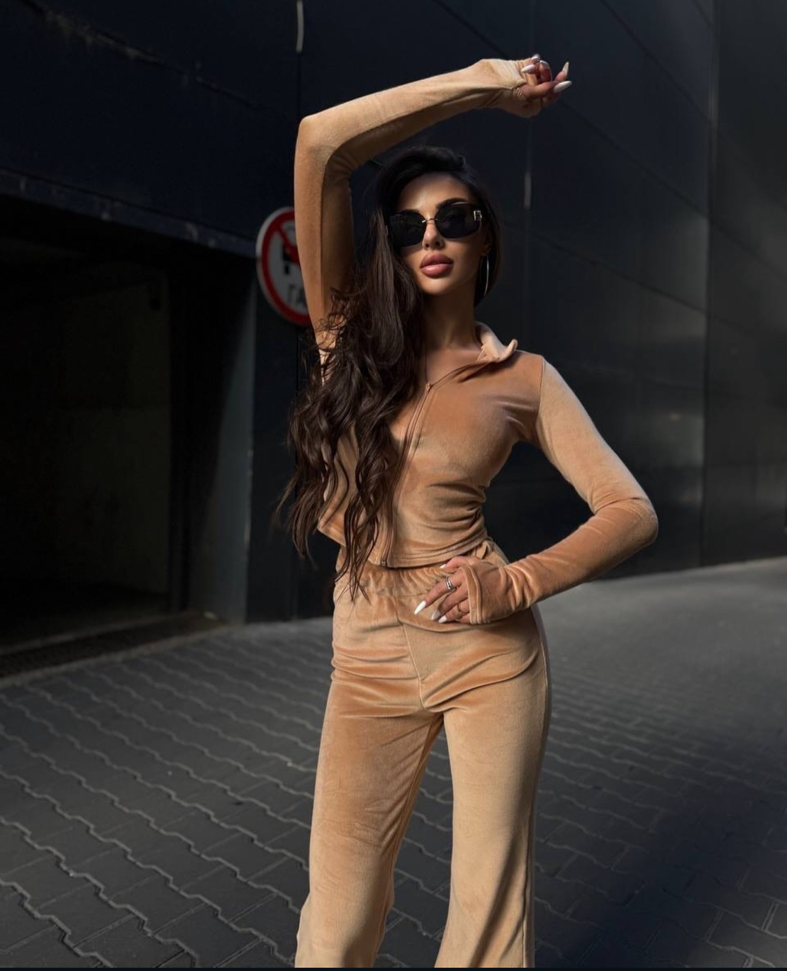 Velour Chic  Beige - спортен екип от кадифе