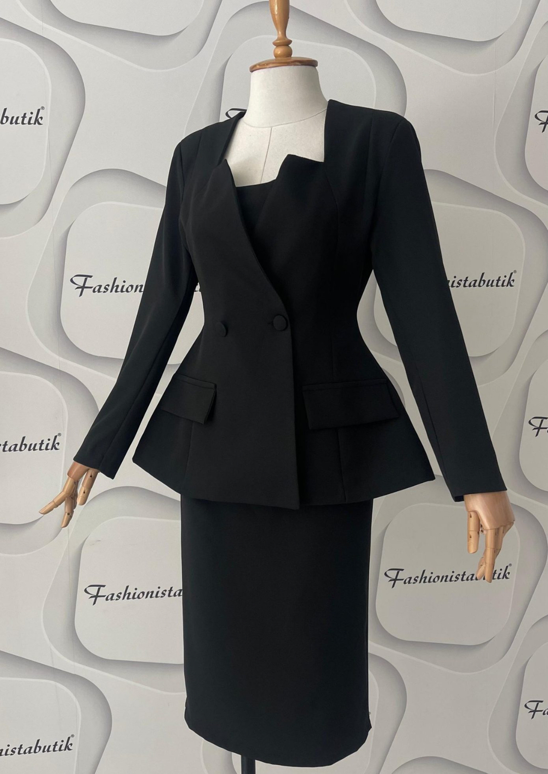 Black Icon – елегантен костюм сако и пола