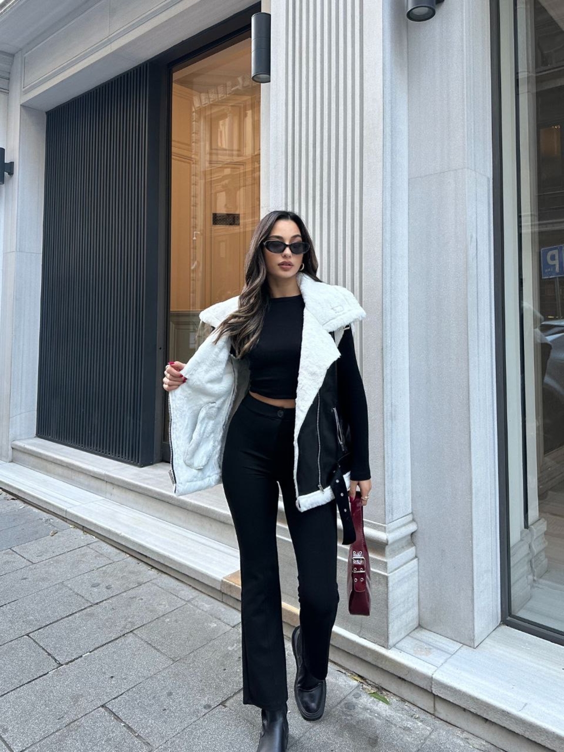 Winter Glow – топъл и стилен кожен елек