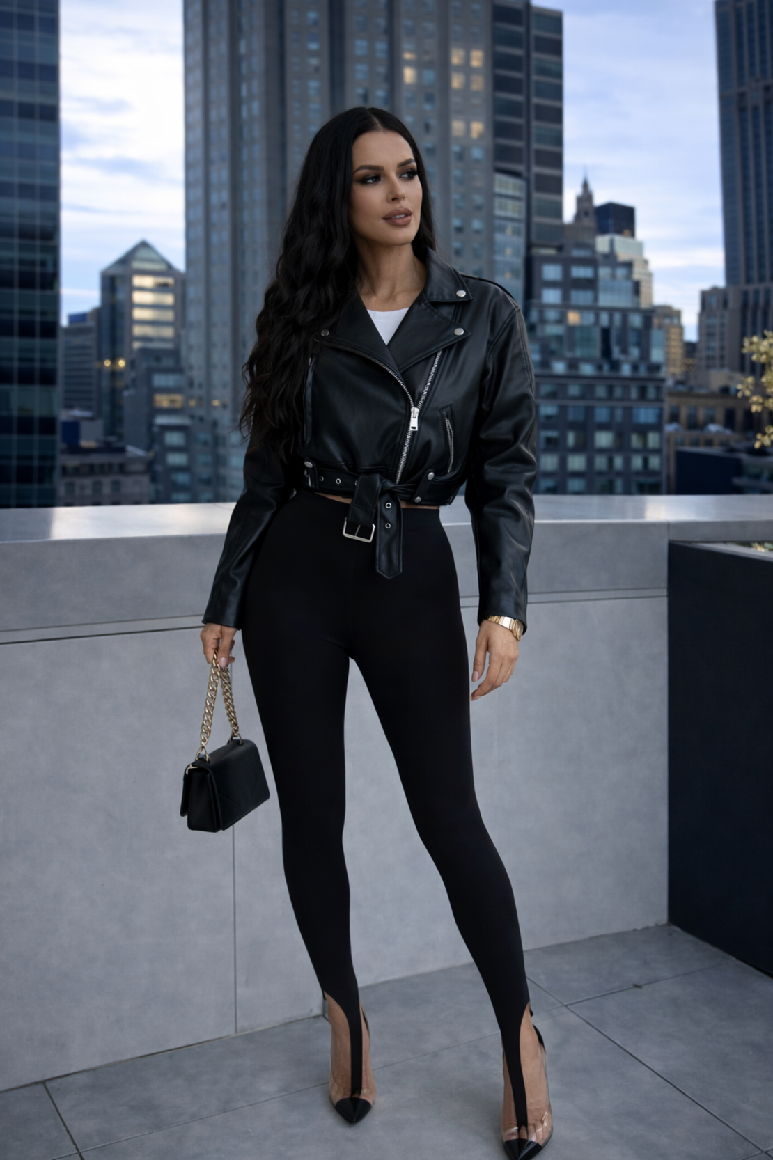 ShapeFlex Black – спортно-елегантен клин с ластик на палеца