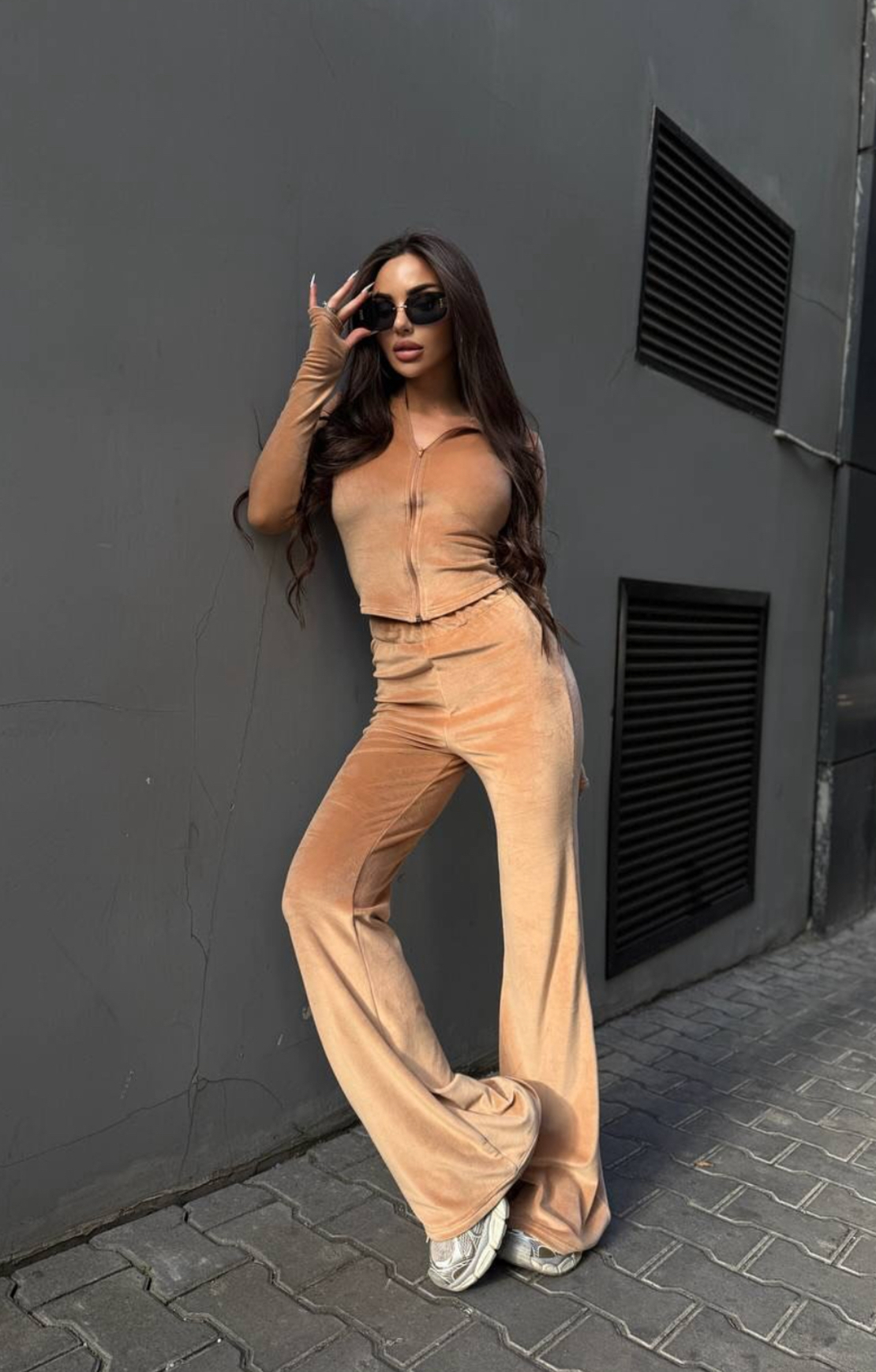 Velour Chic  Beige - спортен екип от кадифе