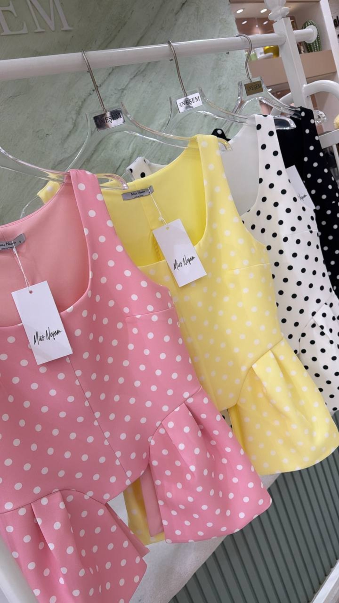 “Peplum Dots Chic” yellow - ТОП