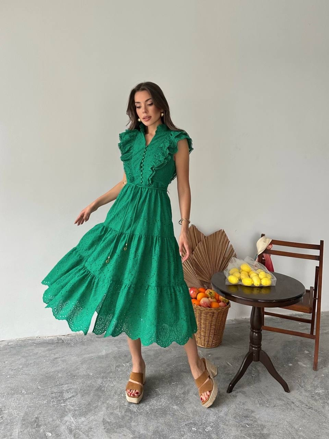 Дълга рокля с английска бродерия Green