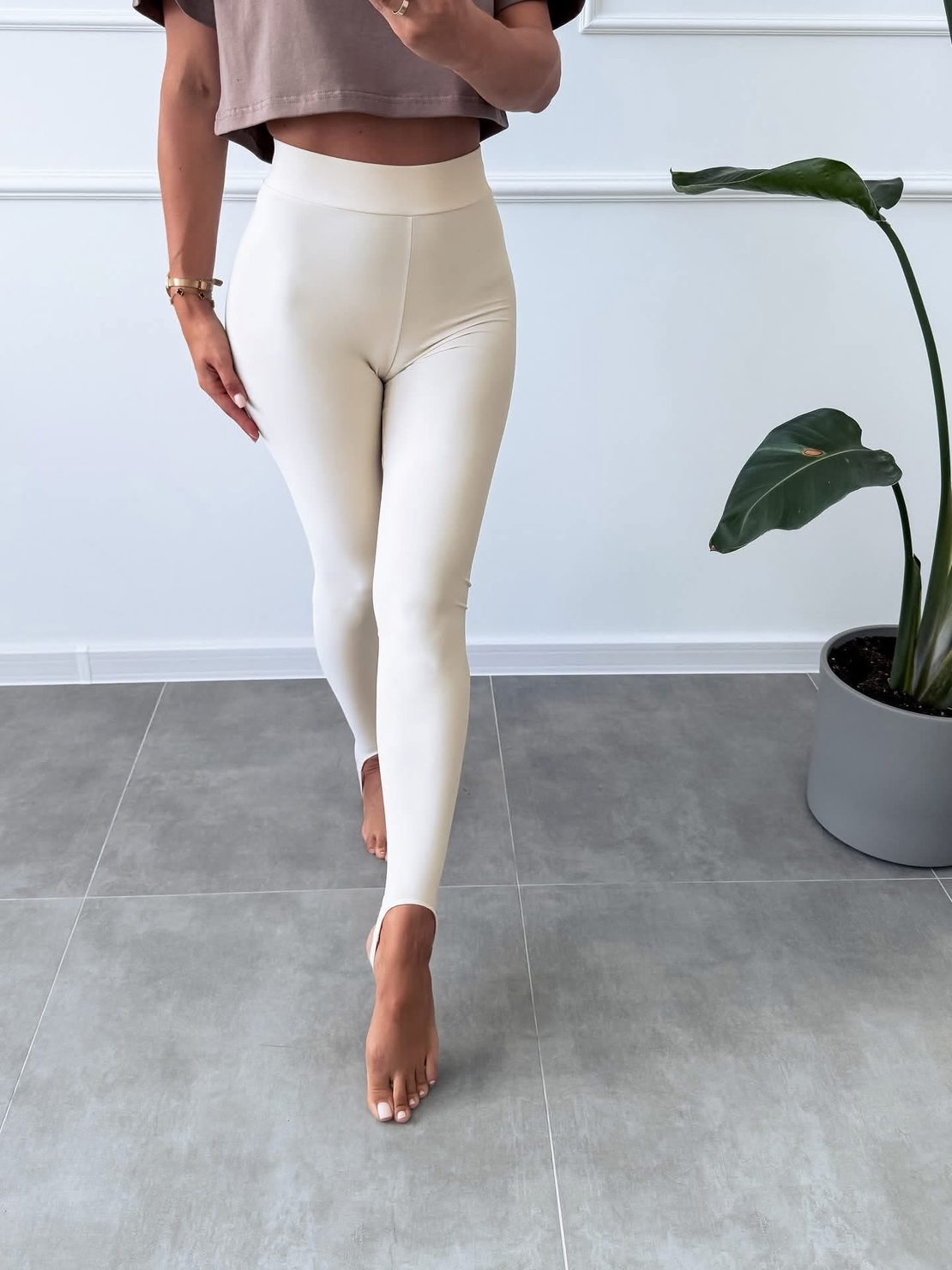 ShapeFlex Ekru – спортно-елегантен клин