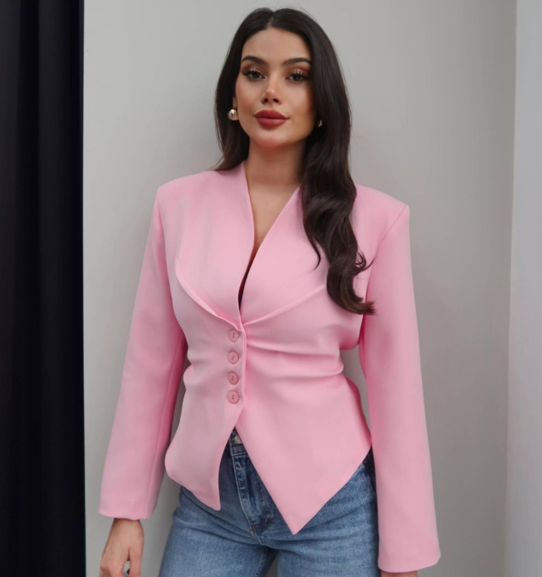 “Mona” Елегантно сако с връзка на гърб