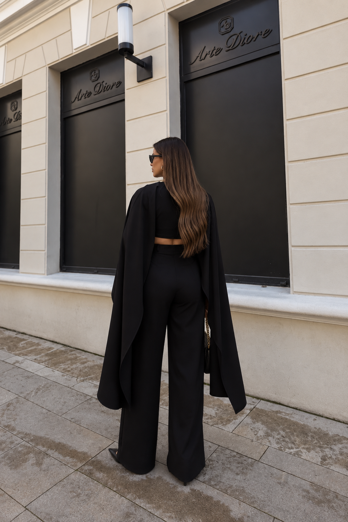 “ Noir Cape” - Елегантен комплект