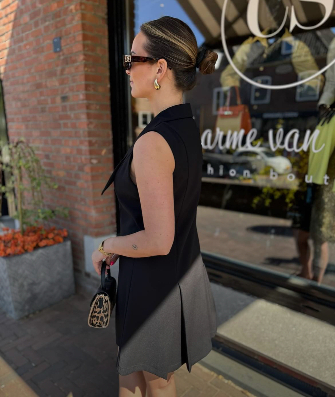 Luxe Dress в Черно