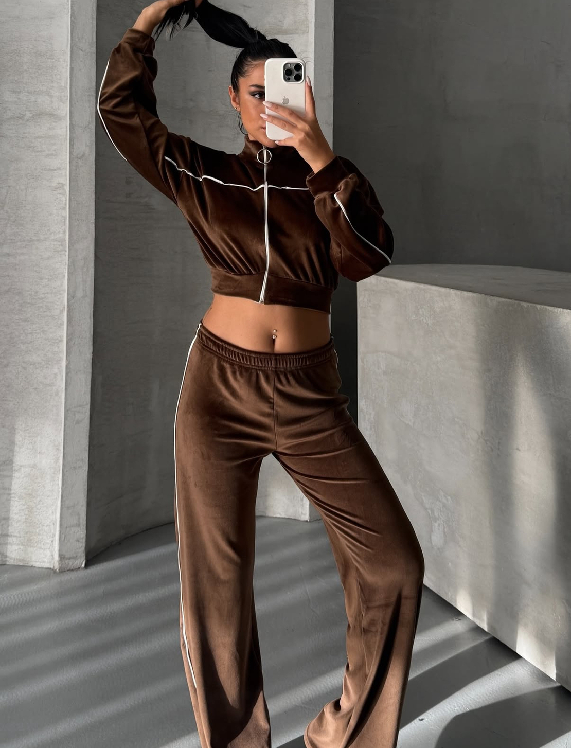 Velour Touch Set Brown – спортен екип от мек велур