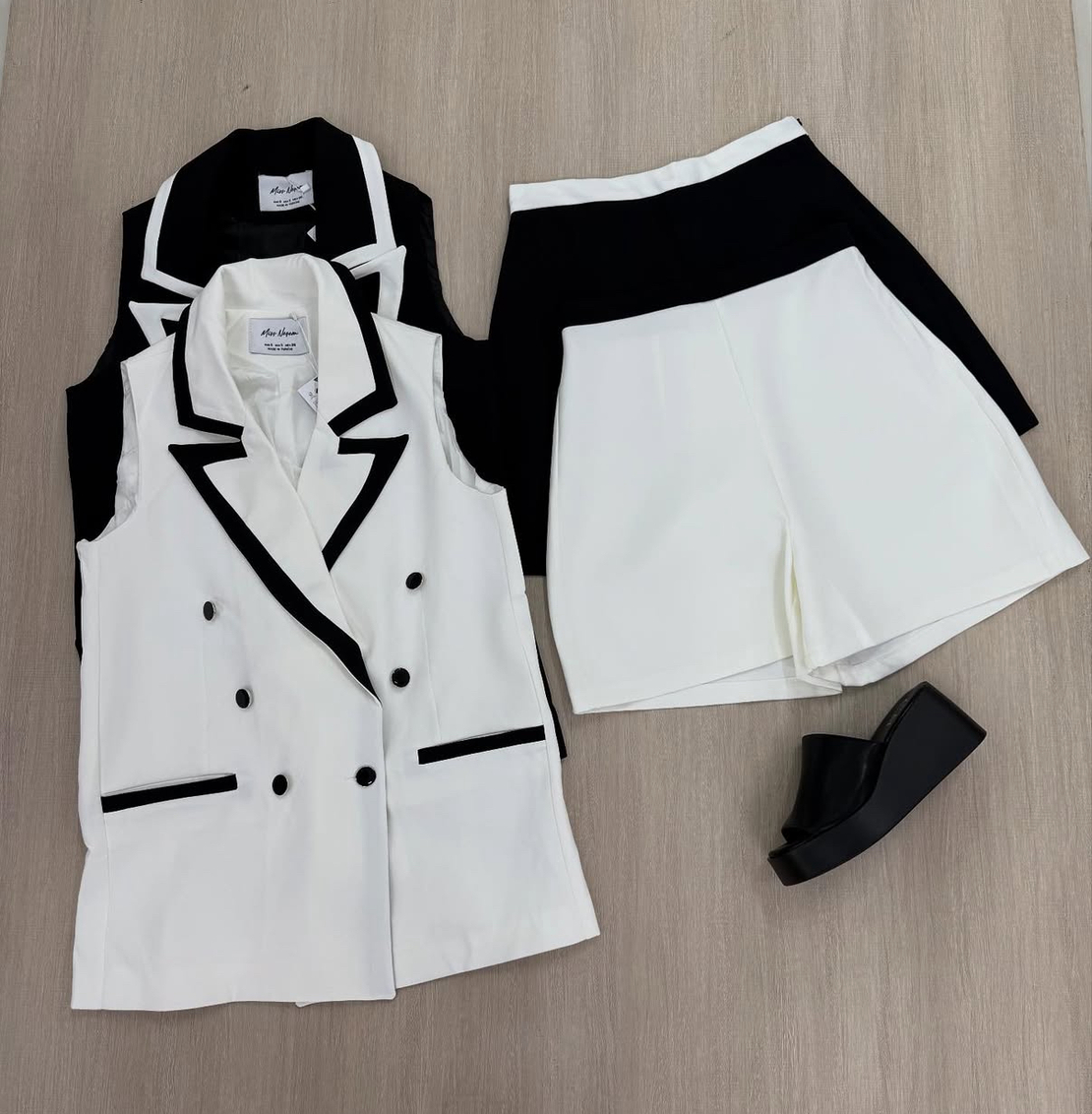 Monochrome Elegance Set – Елек и панталонки
