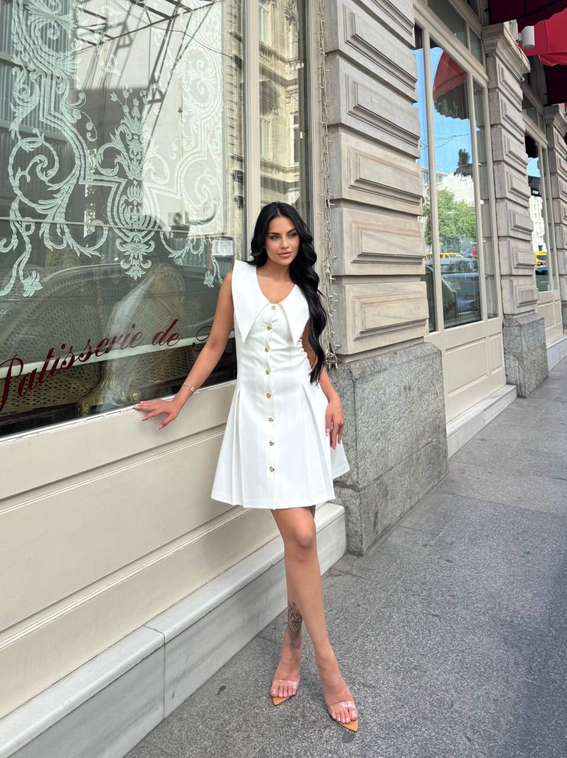 Luxe Dress в бяло