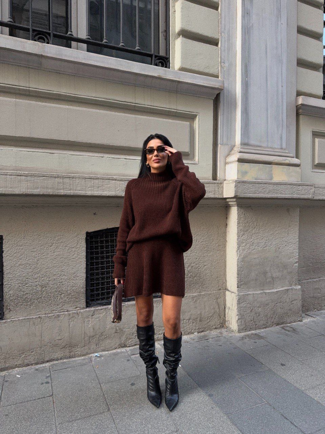 Mocha Комплект – пуловер и разкроена къса пола от плетиво