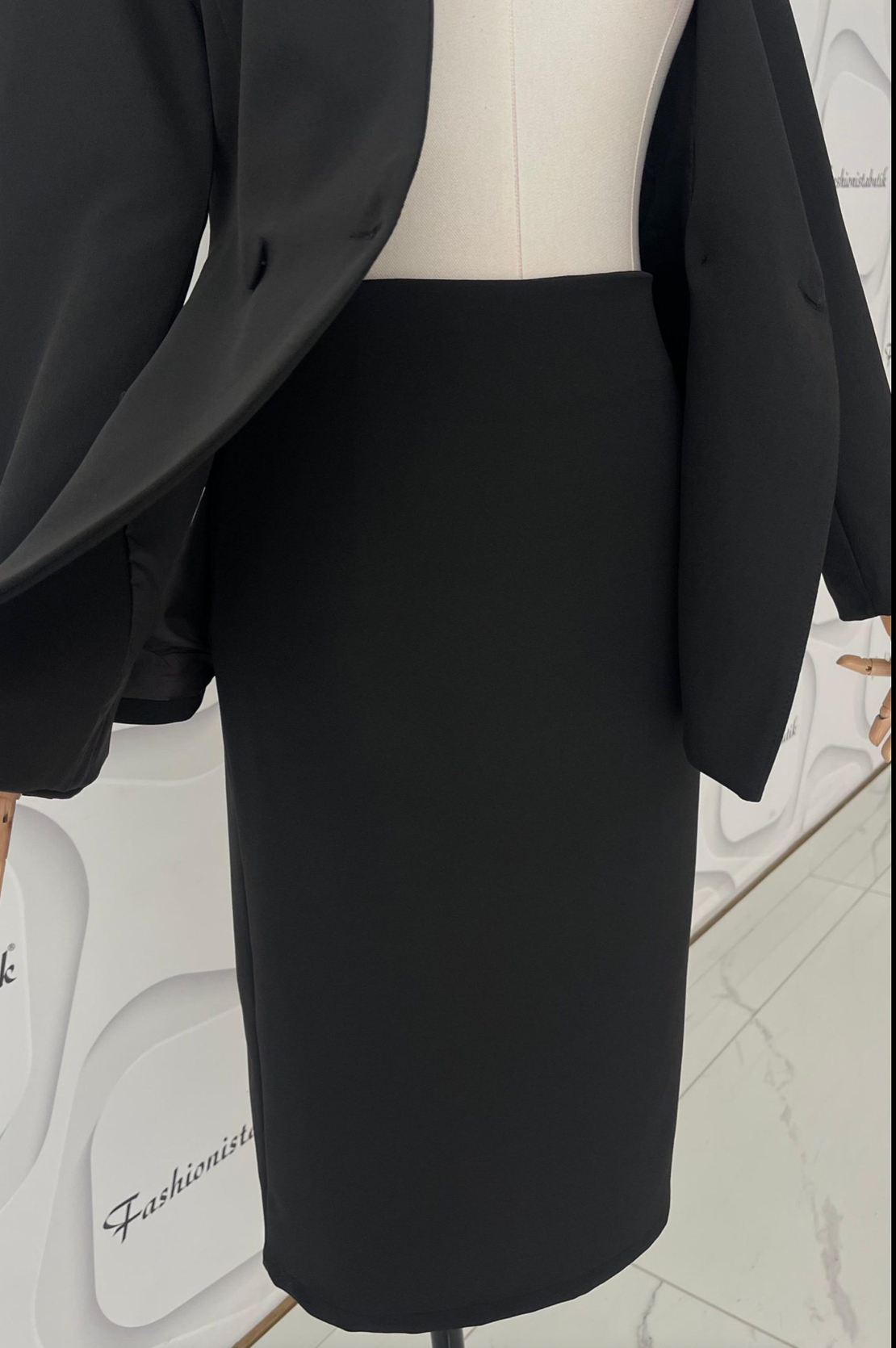Black Icon – елегантен костюм сако и пола
