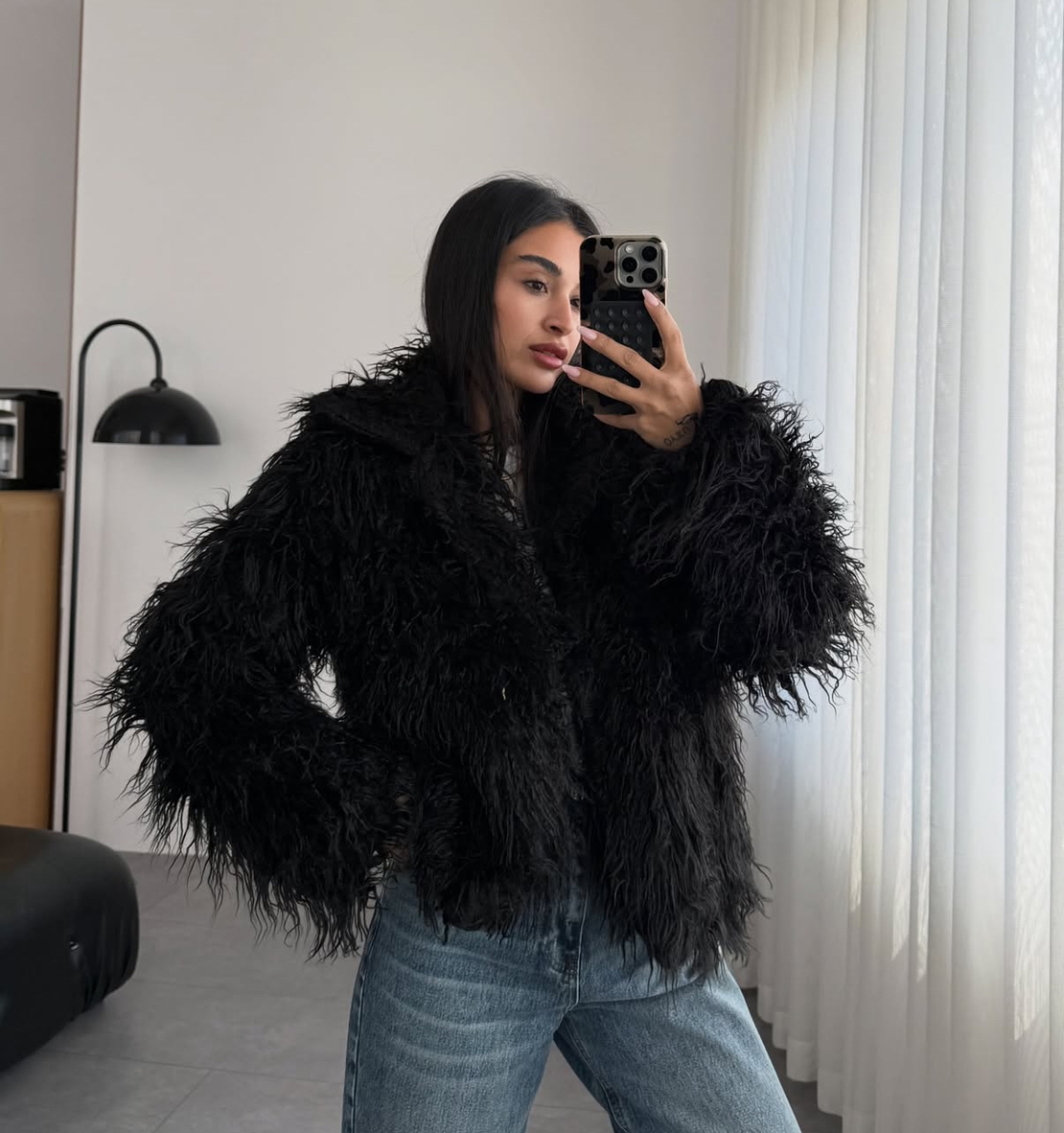 Дългокосместа Лама- палто Black