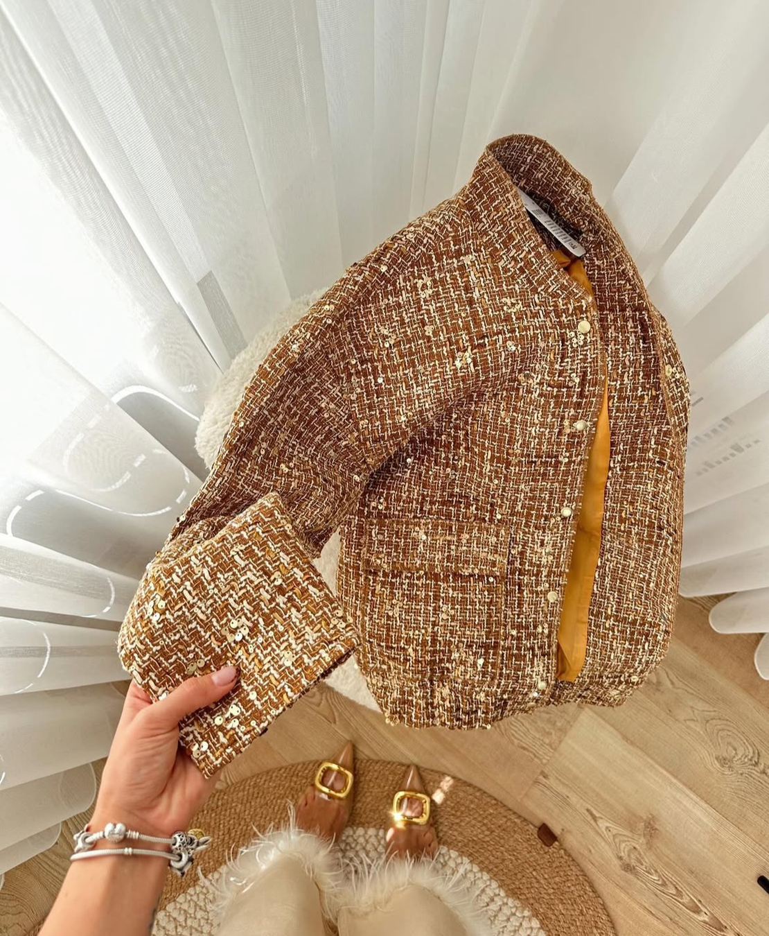 Златен бомбър/яке с пайети