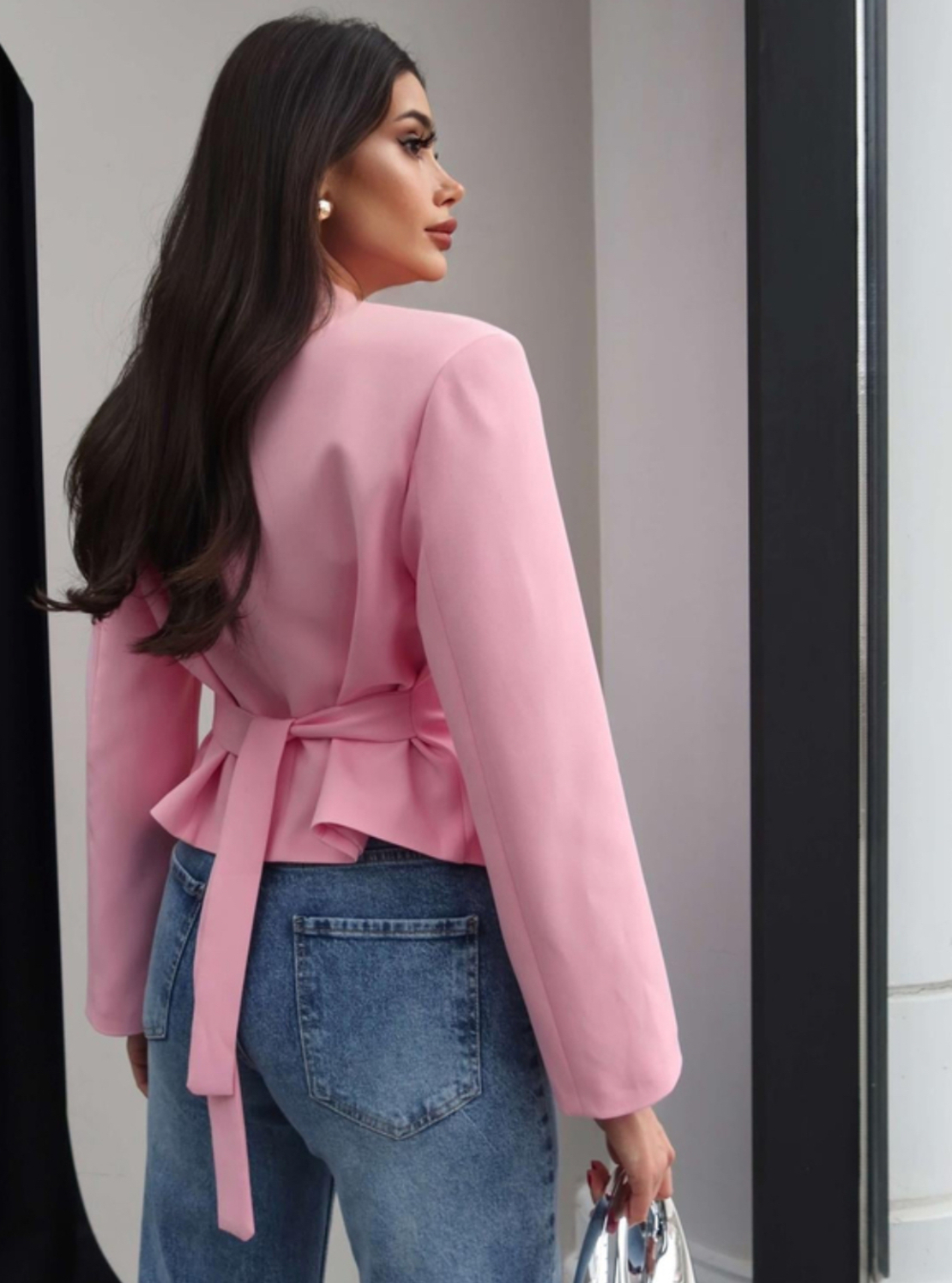 “Mona” Елегантно сако с връзка на гърб