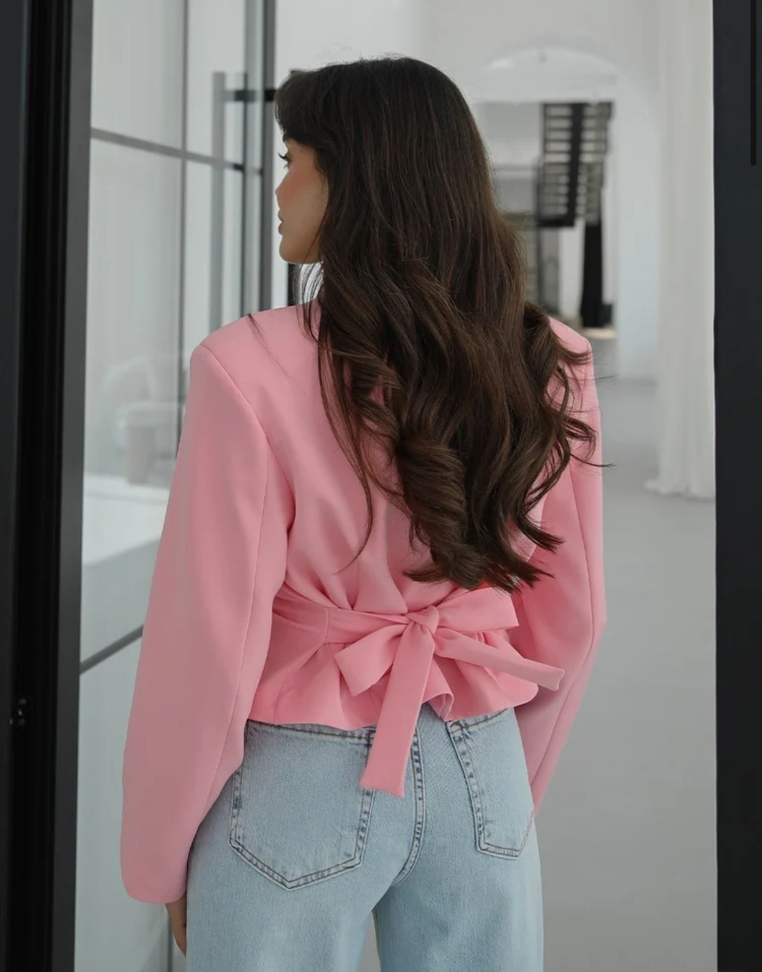 “Mona” Елегантно сако с връзка на гърб