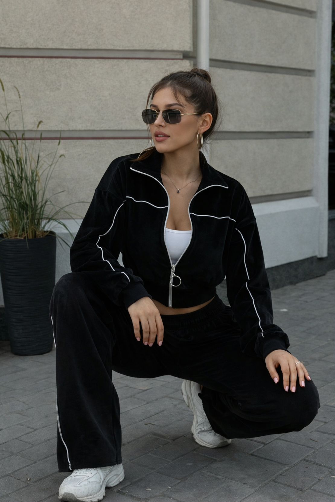 Velour Touch Set Black – спортен екип от мек велур