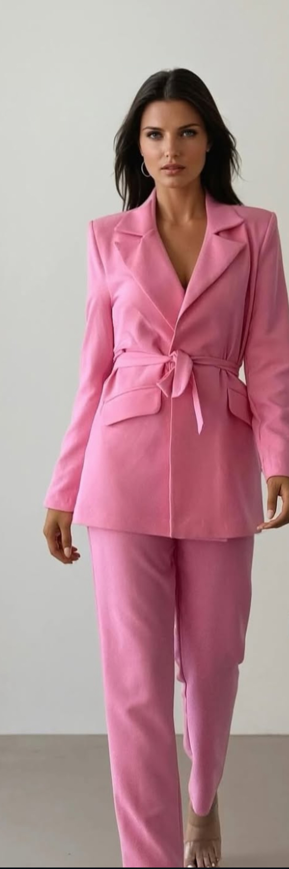Blush Power Suit  – Стил и увереност в розово