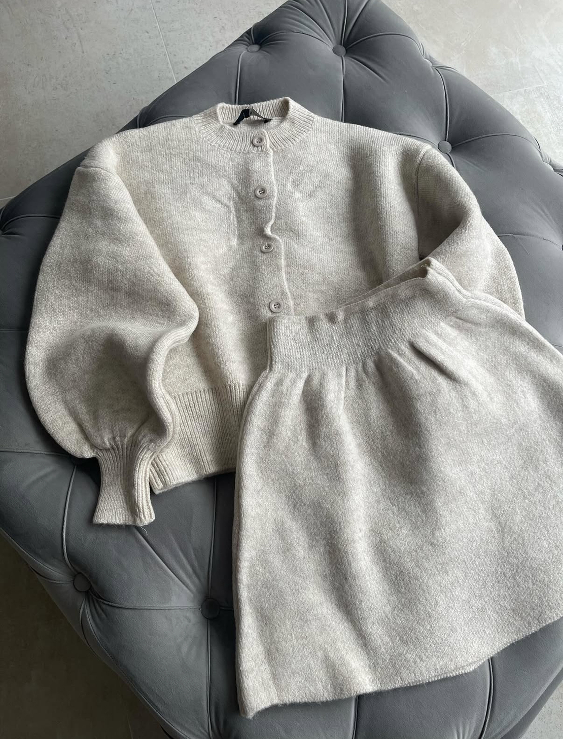 Winter Muse beige – плетен комплект жилетка и пола