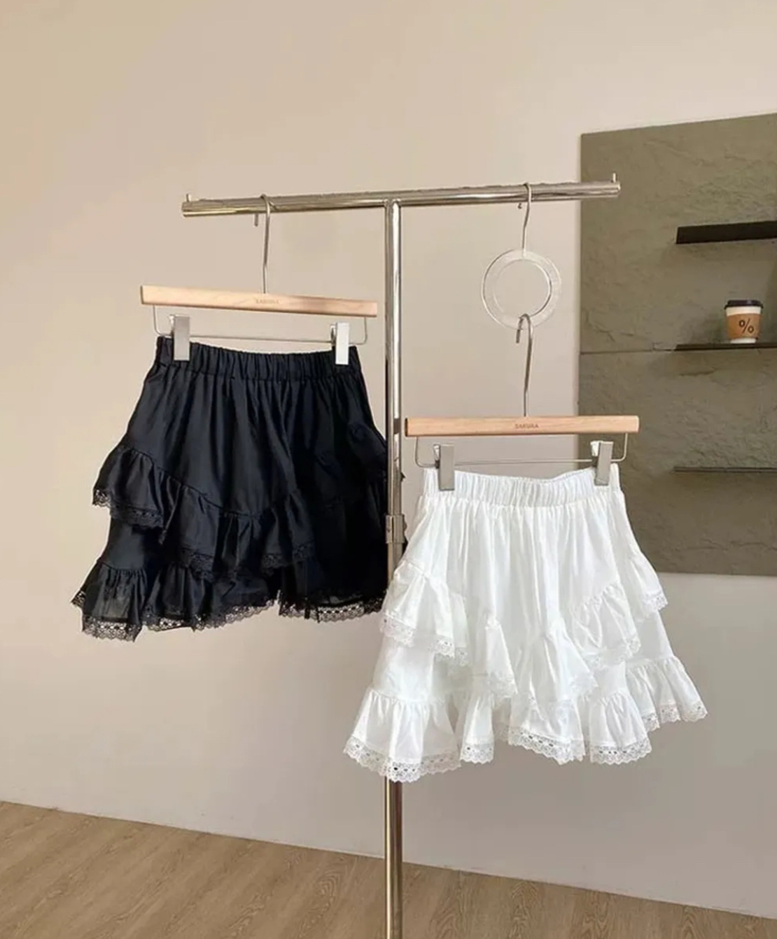 „Romantic Layers“ Black- пола с дантела