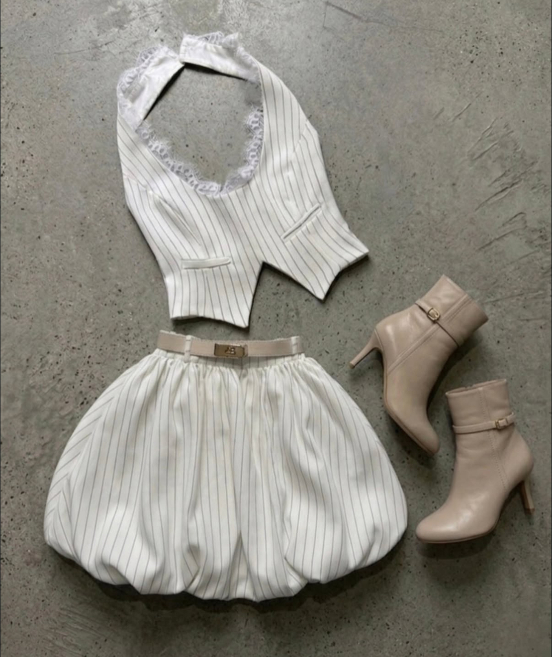“Luxe Pinstripe Vest & Skort” white - комплект