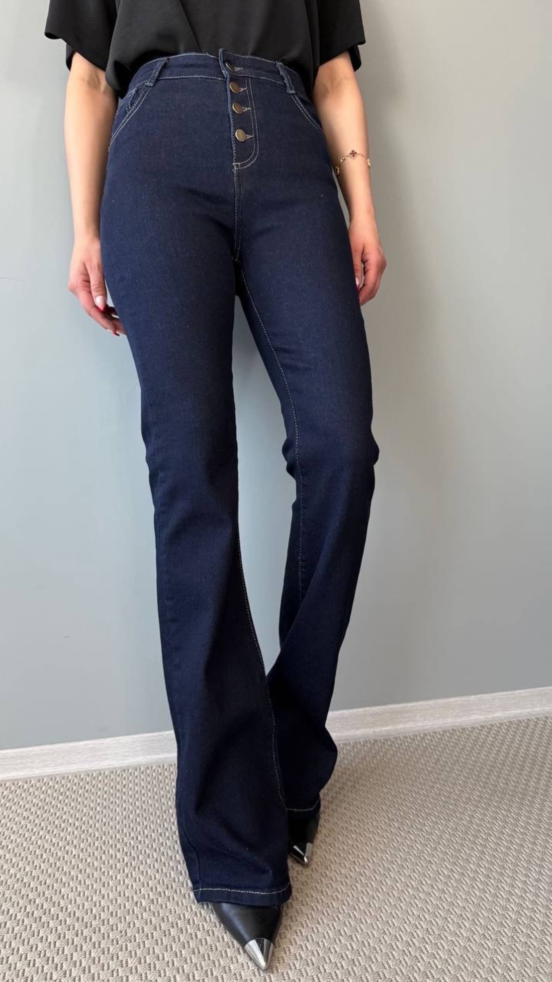 High Rise Classic – ластични дънки с висока талия и копчета