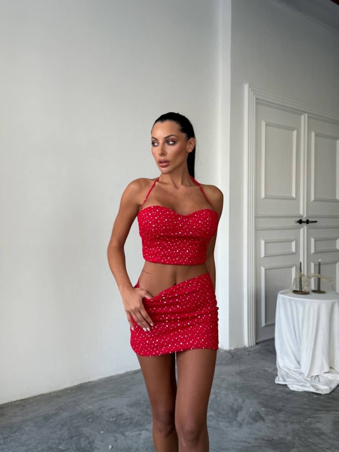 SPARKLE SET Red Комплект с камъни – мини пола и късо бюстие