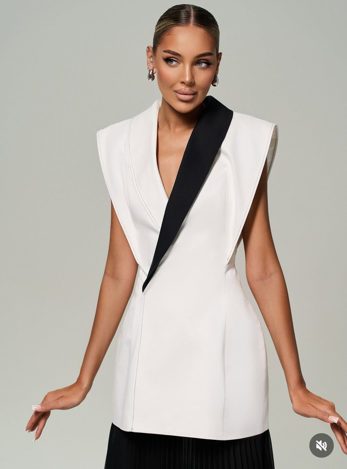 Black & White -  Elegance Dress - Елегантна рокля с контрастна яка и шифонена пола