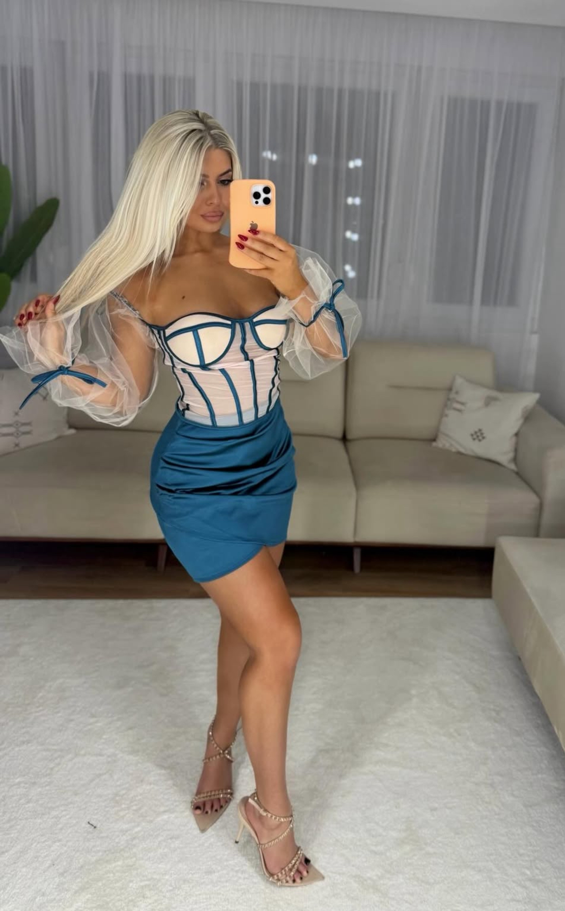 “Tulle Desire” green –Сет от бюстие с тюлен ръкав и сатенена пола