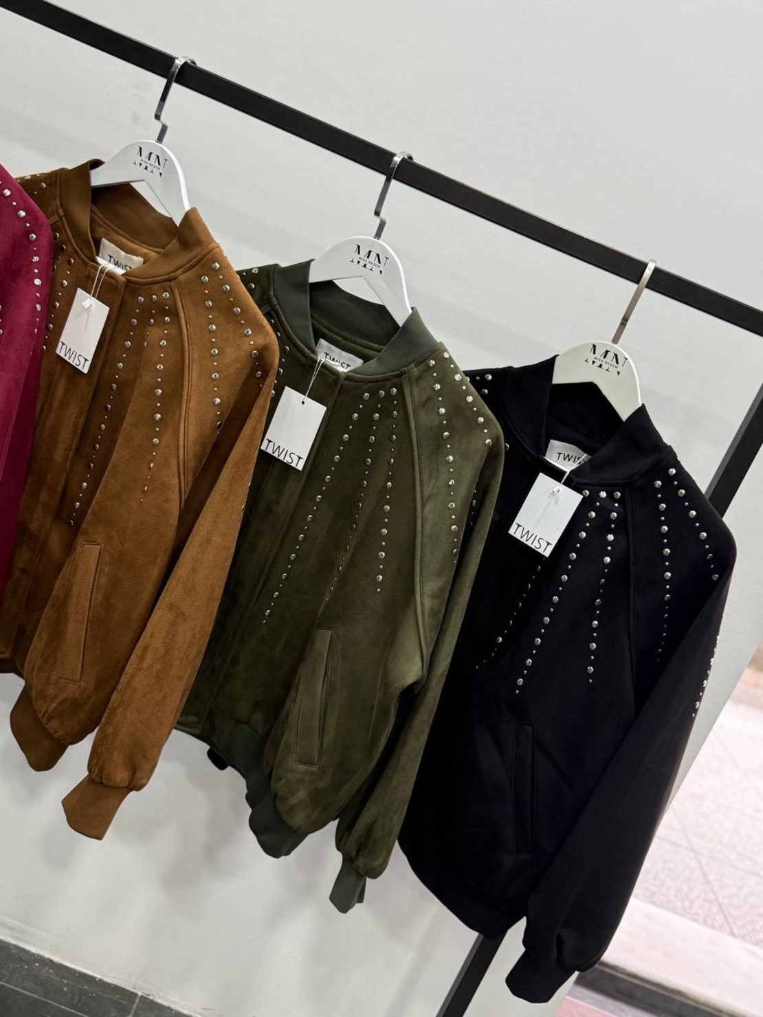 Bomber Chic  Black– яке/бомбър от набук с кабзи