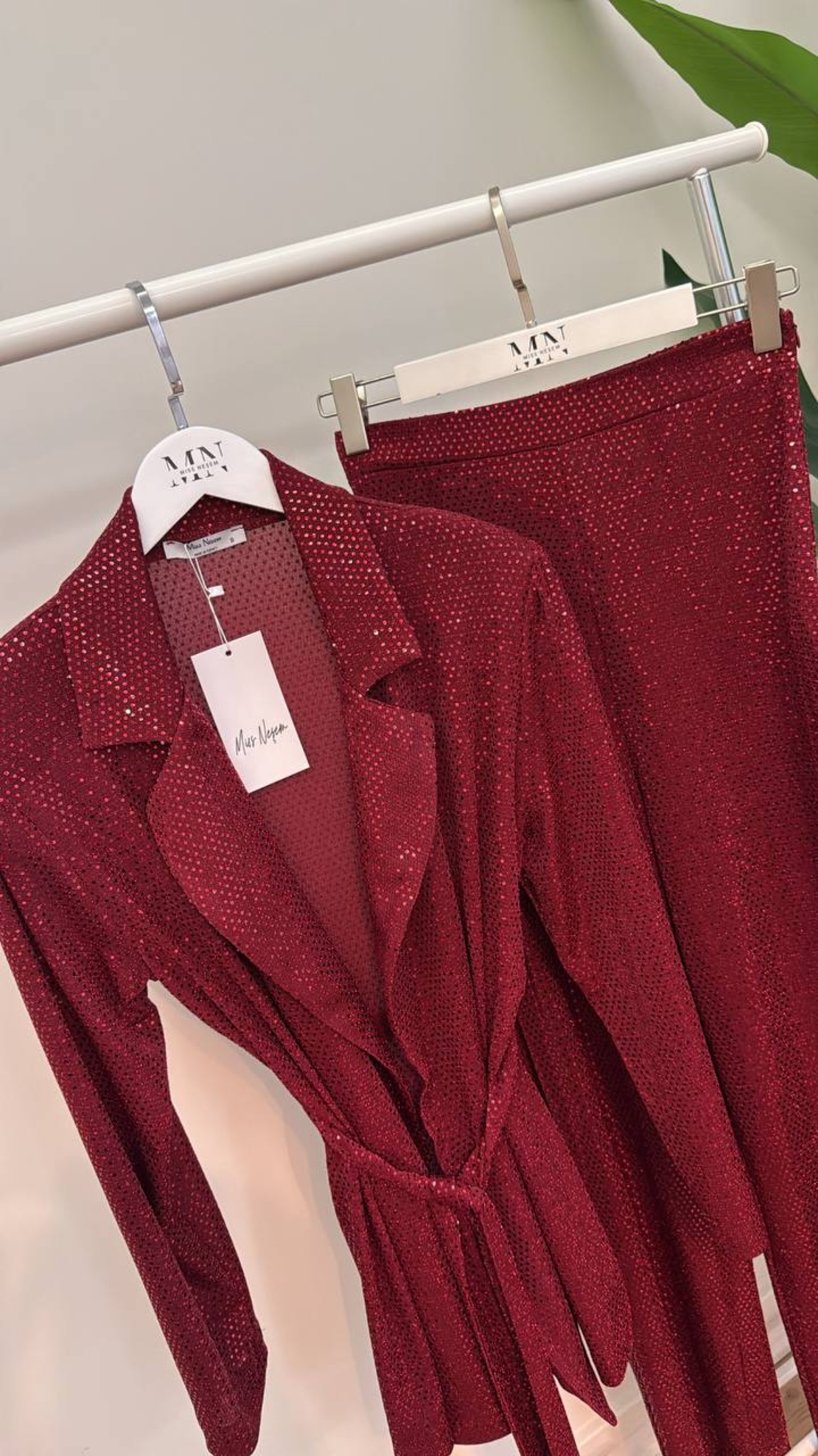 “Shine Party Suit” red – Елегантен костюм с пайети