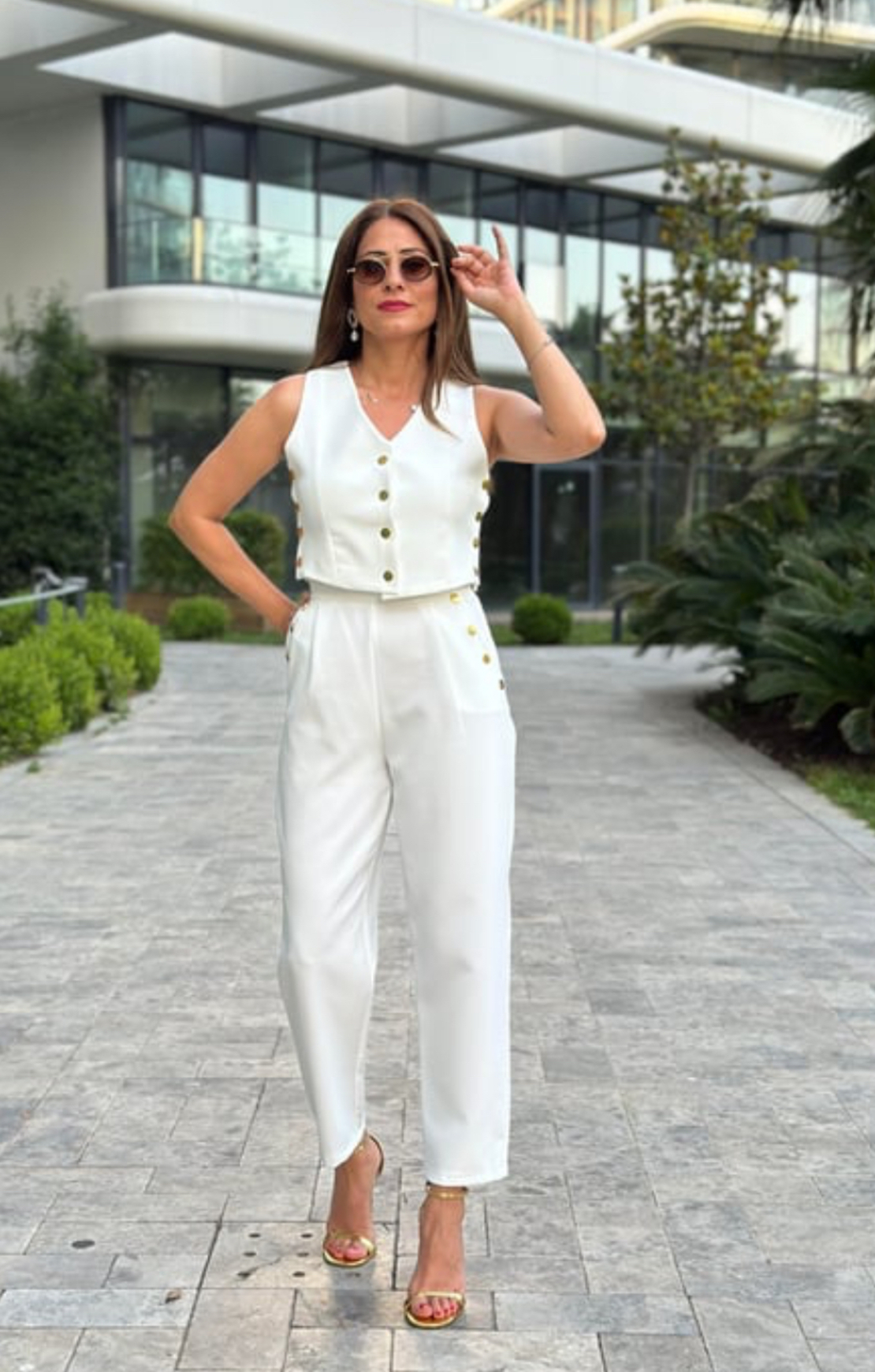 Capri Chic White - Комплект топ/елек и панталон с капси