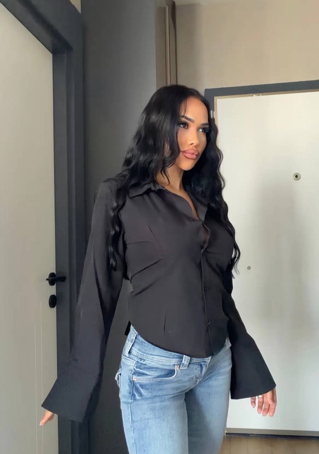 Риза с подчертан силует и връзки на талията - Black