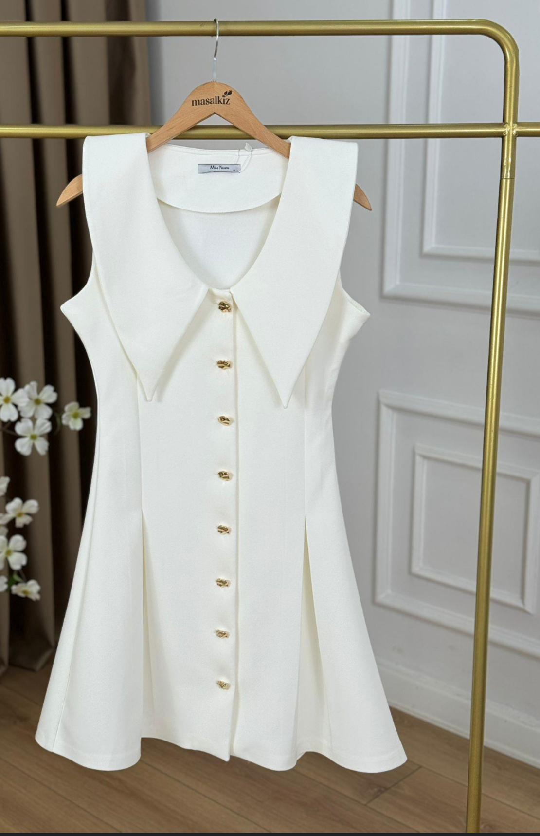 Luxe Dress в бяло
