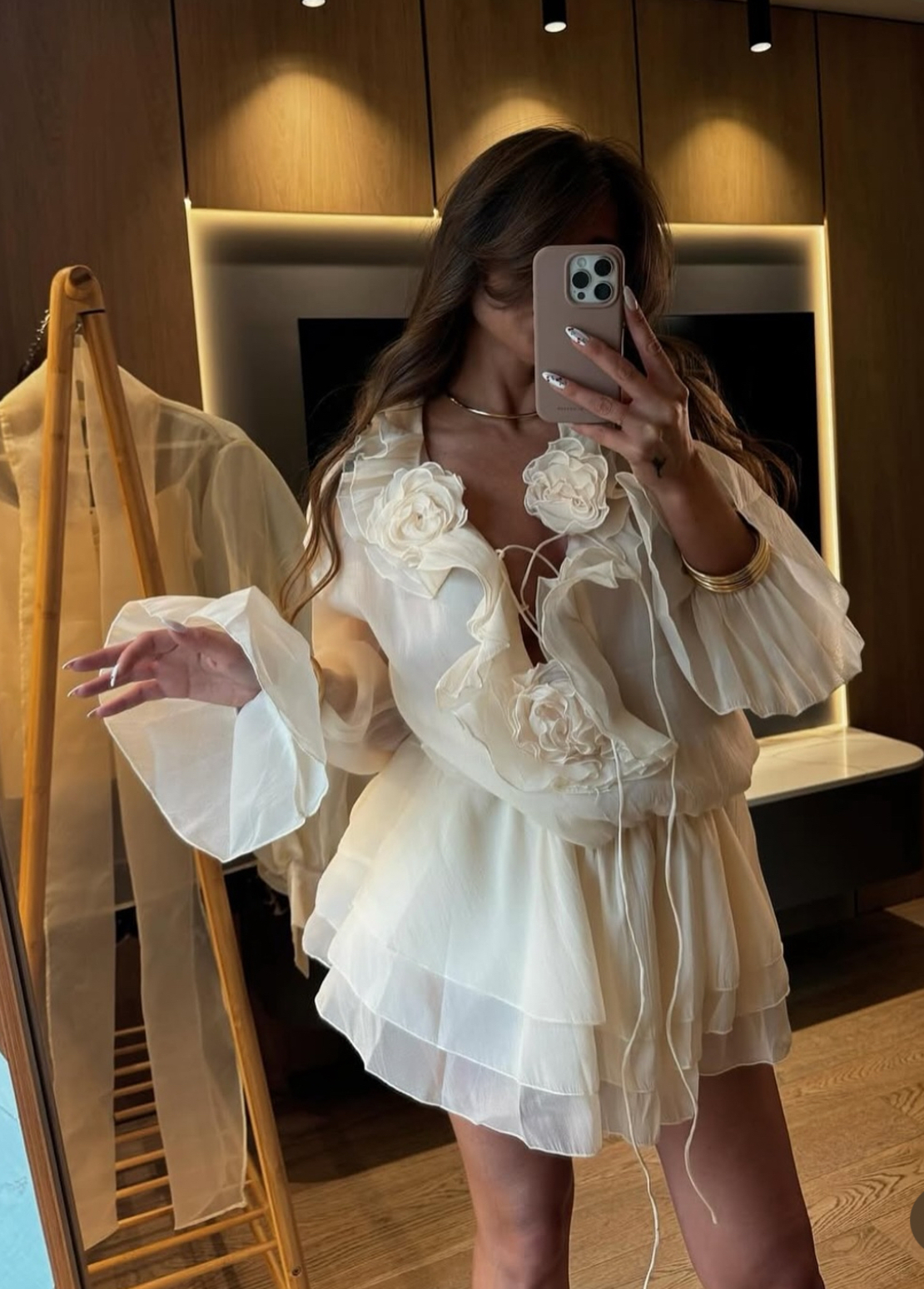 “Rosé Chic” Crema - Ефирна рокля с волани