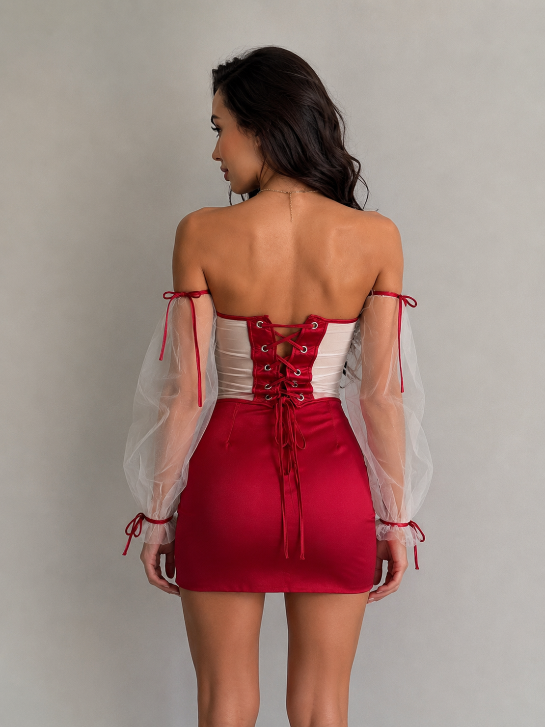 “ Tulle Desire” red – Сет от бюстие с тюлен ръкав и сатенена пола