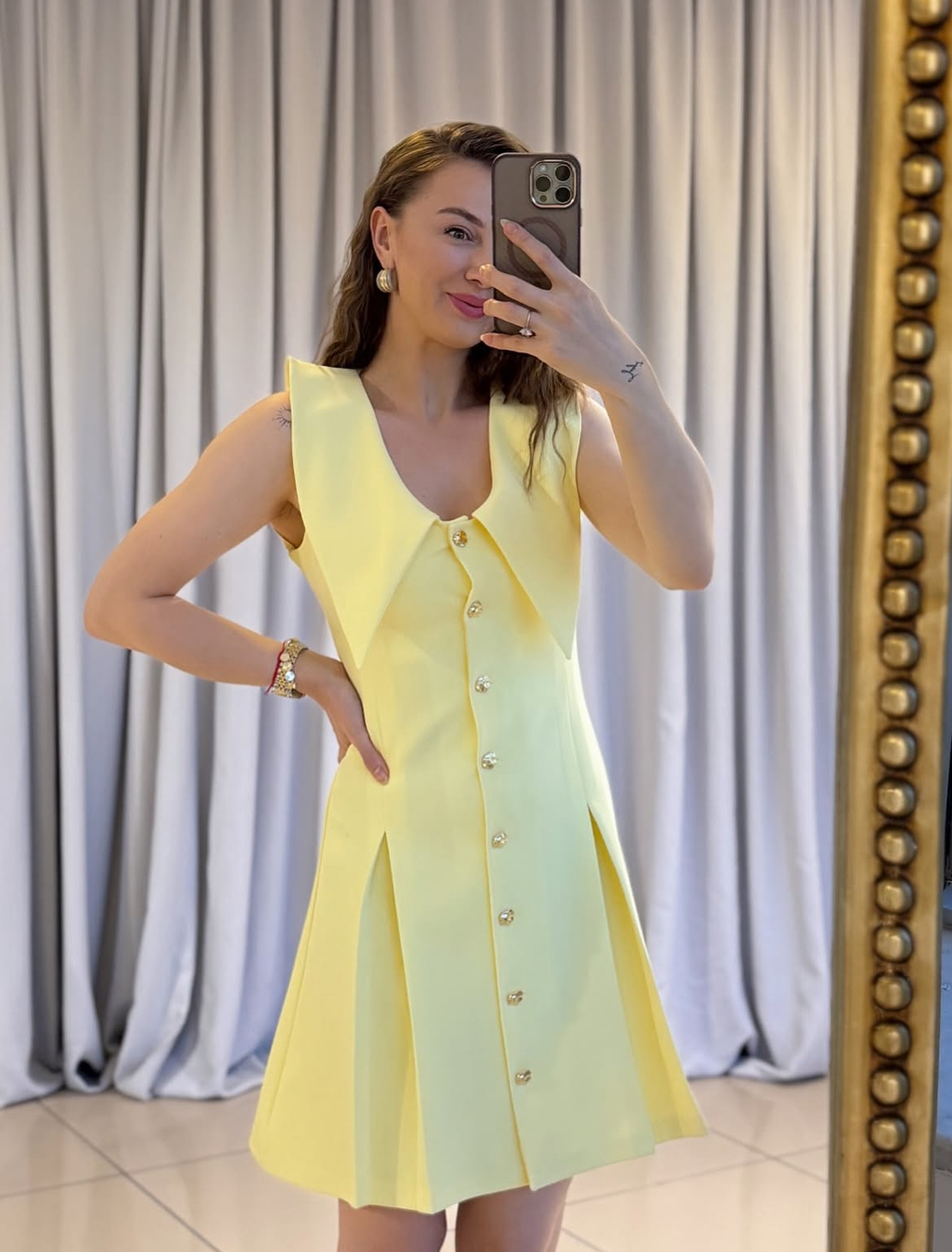 Luxe Dress в жълто