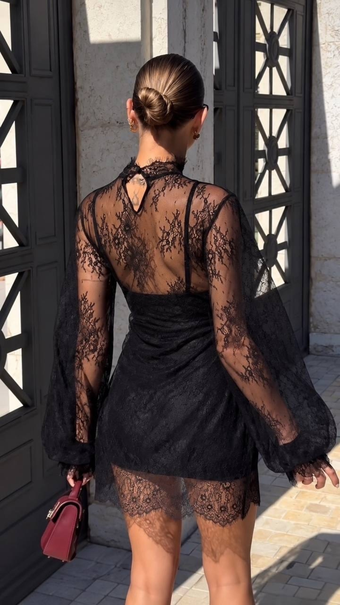 “ Black Lace“ – Дантелена рокля