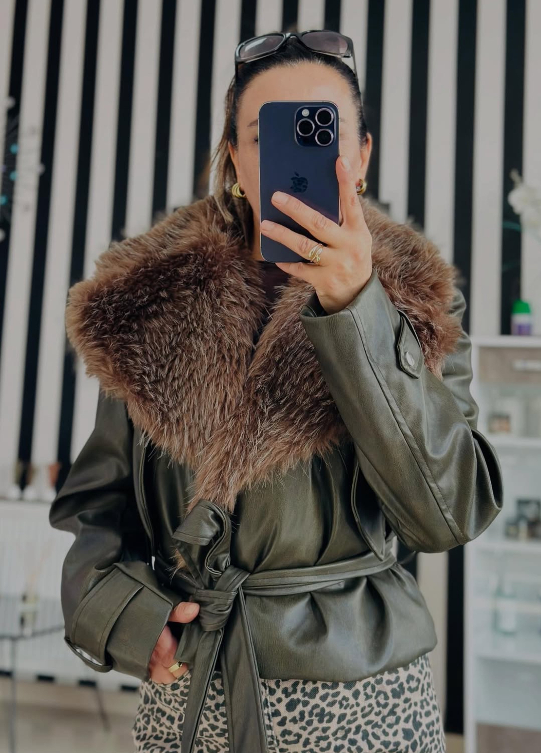 Belted Luxe – Кожено яке с голяма яка