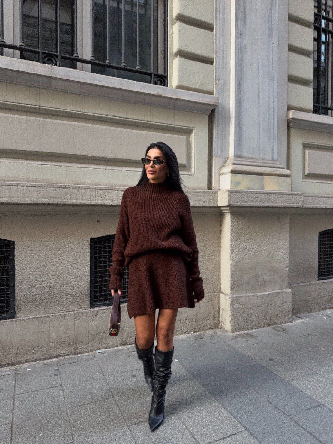 Mocha Комплект – пуловер и разкроена къса пола от плетиво