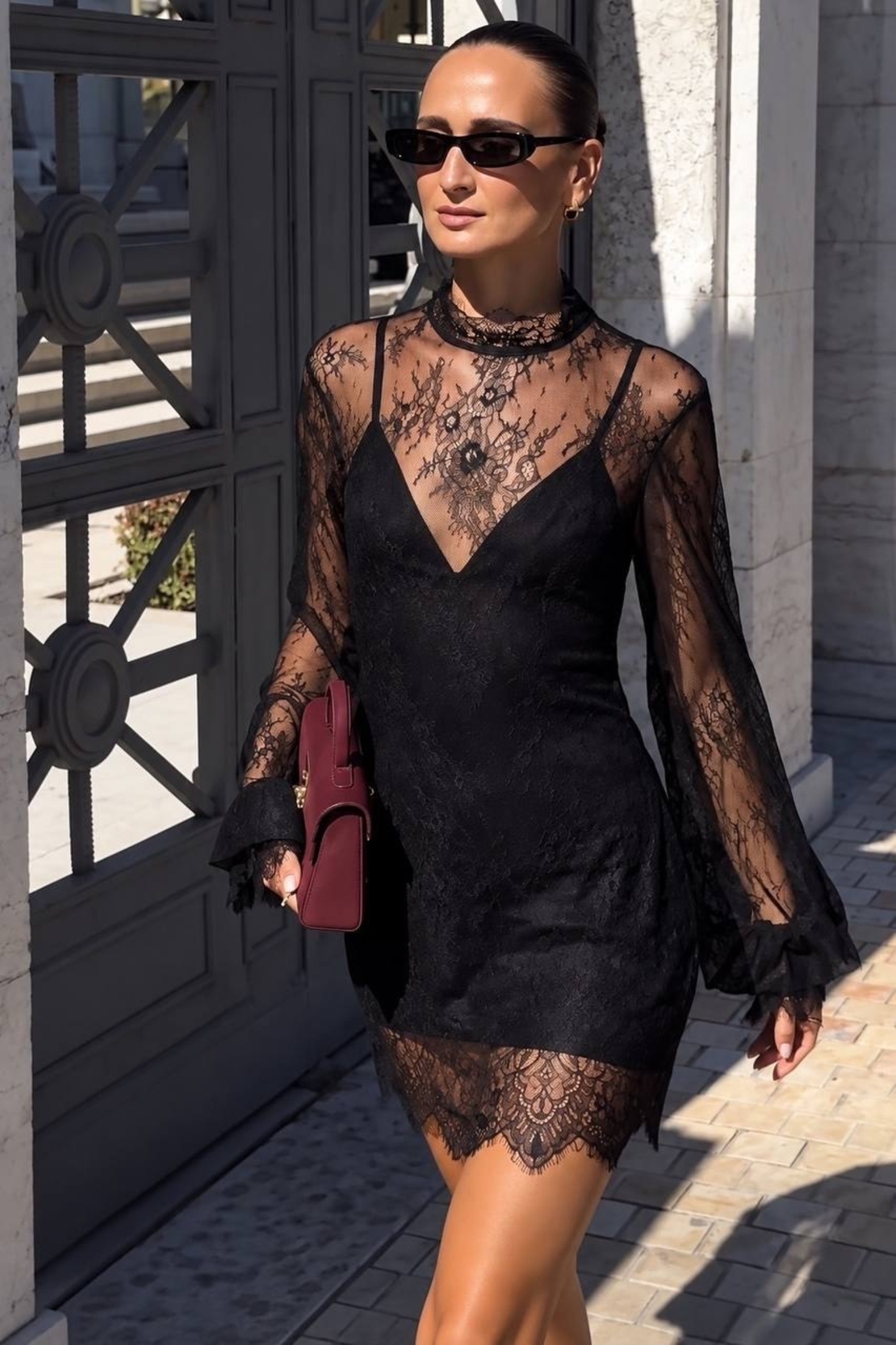 “ Black Lace“ – Дантелена рокля