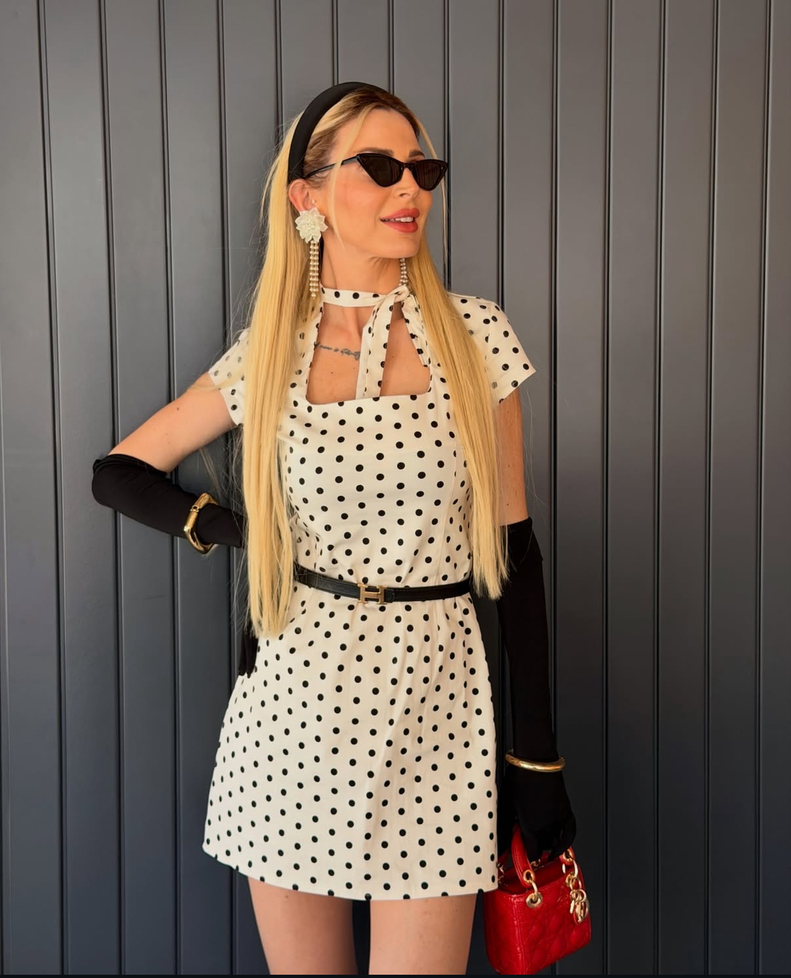 “Paris Chic” white - Елегантна рокля на точки с връзка