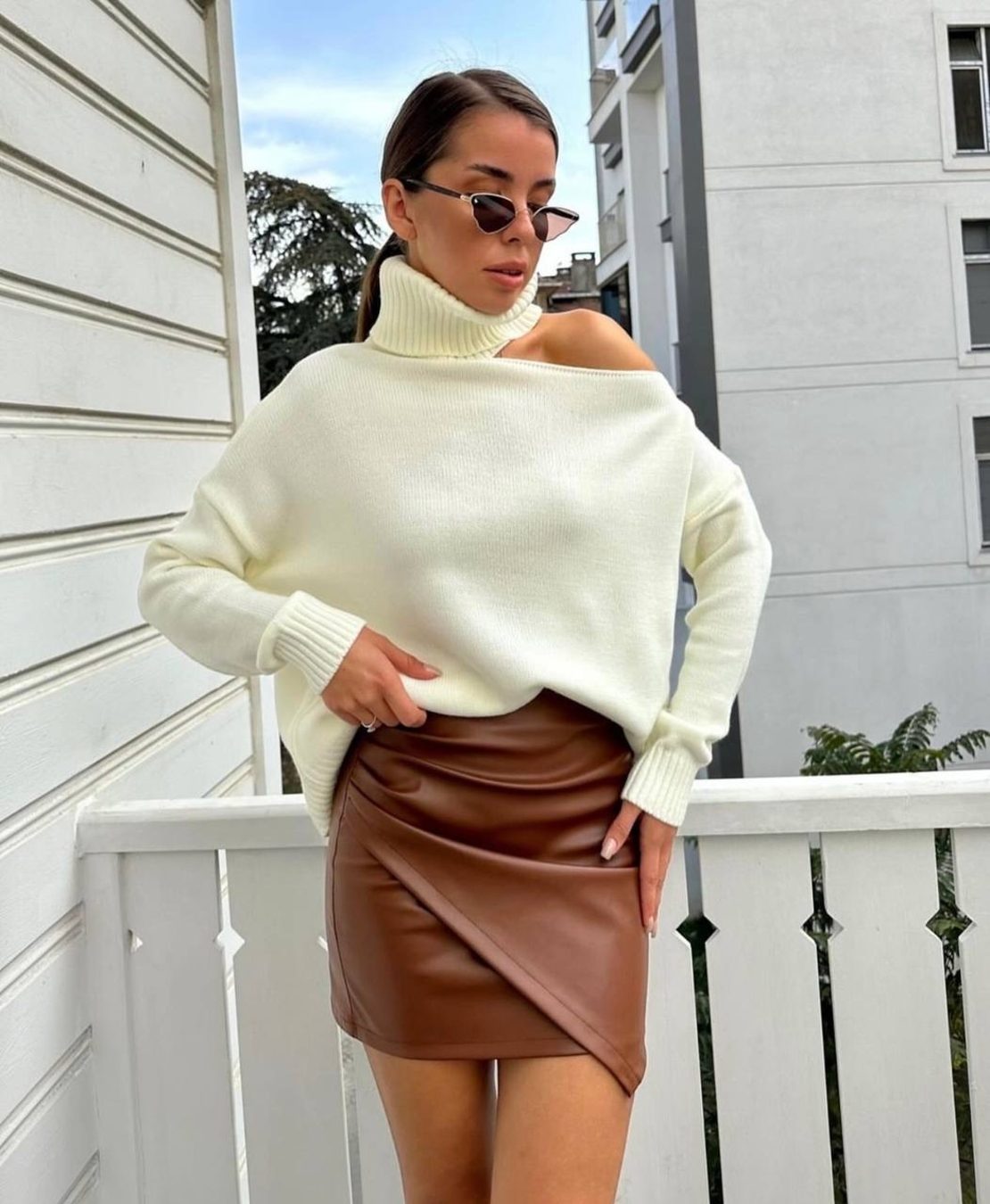 Кожена пола „Elegance“ Mocha с висока талия