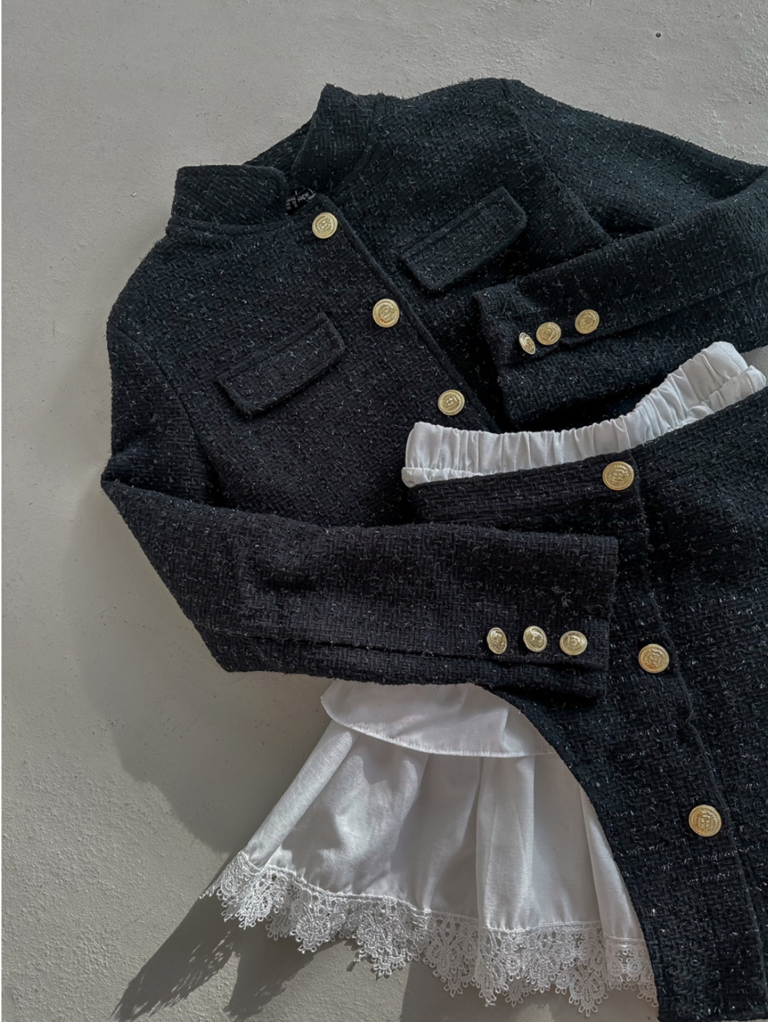 Elegant Contrast Set – дамски костюм от букле