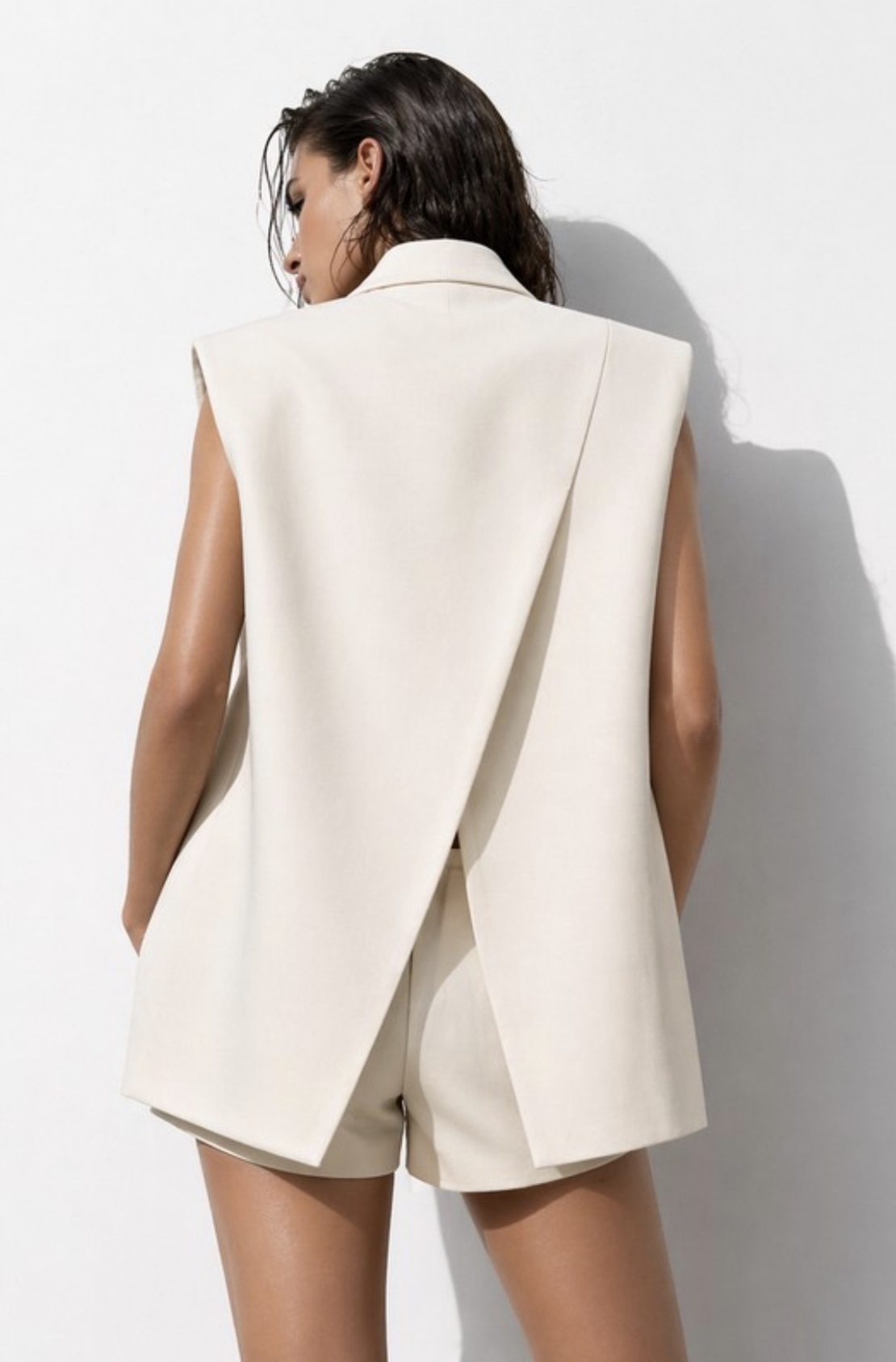 “ Elegance “ beige  – Ленен елек с асиметрична кройка