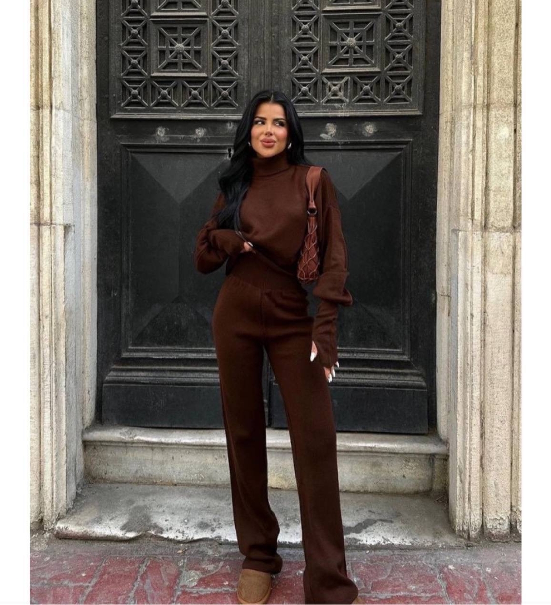 Mocha Cozy Elegance Set - плетен комплект с пуловер и панталон