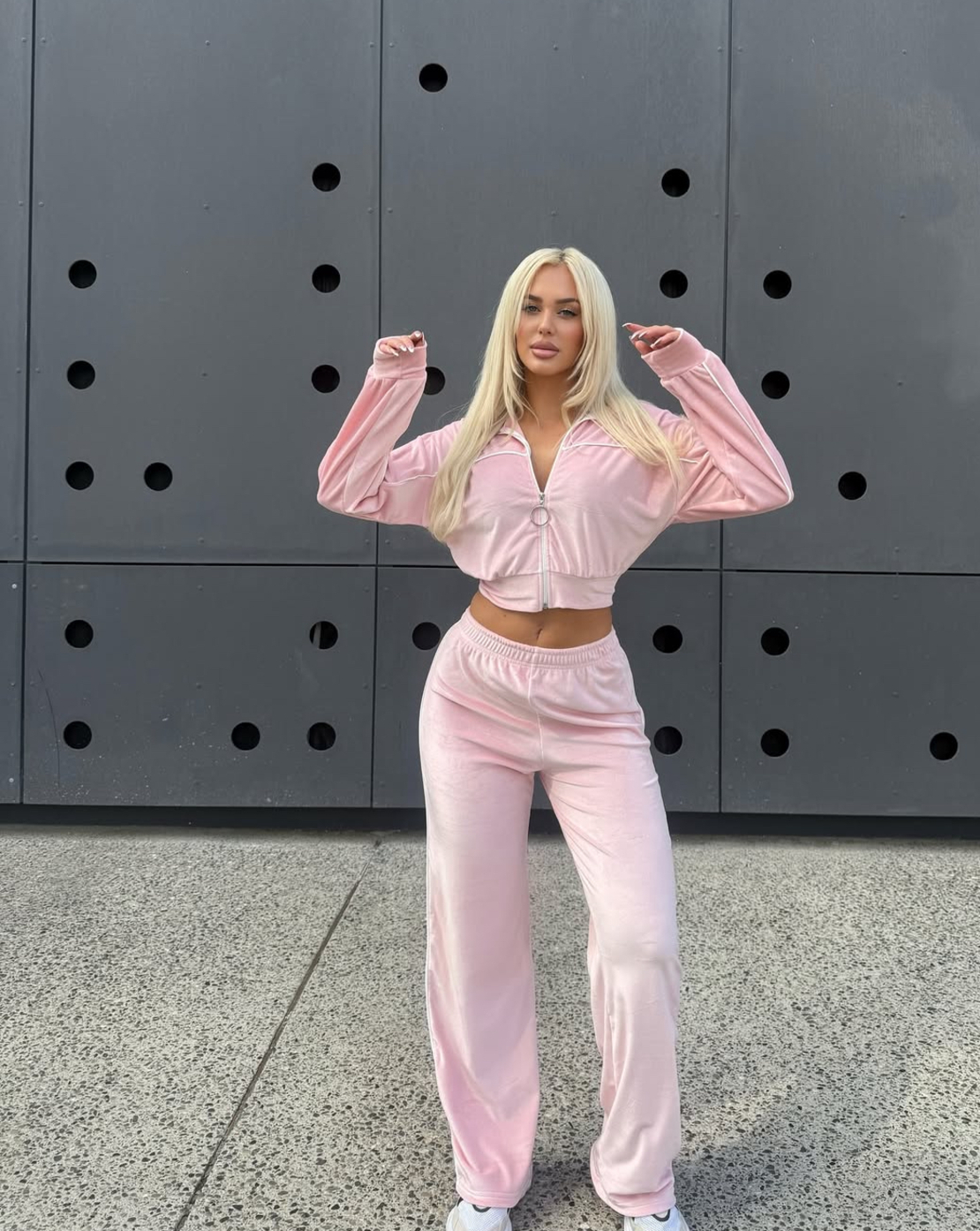 Velour Touch Set Pink – спортен екип от мек велур