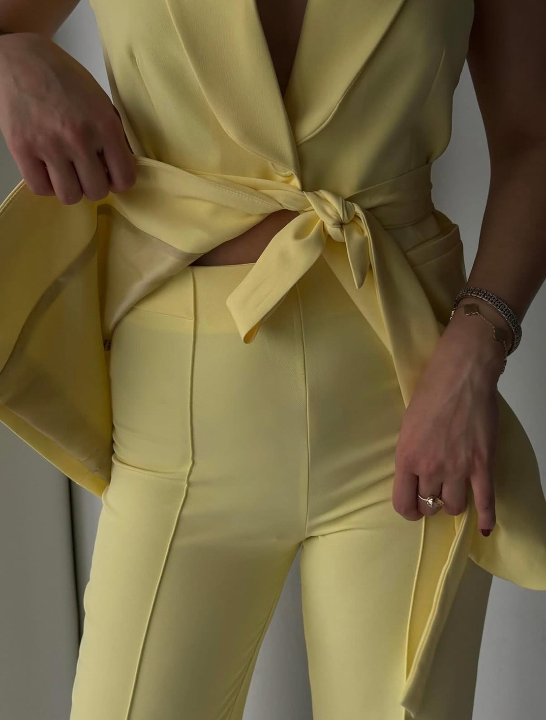 “Modern Tailor” Yellow– Костюм Вдъхновен от Zara